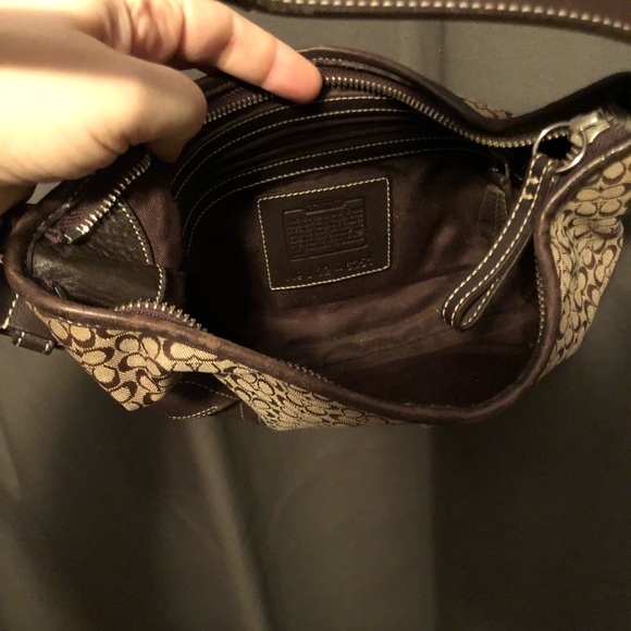 COACH Signature Hobo {Free Make-up bag too!} - Picture 2 of 4